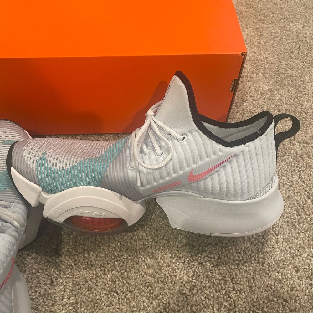 NIKE air zoom superrep